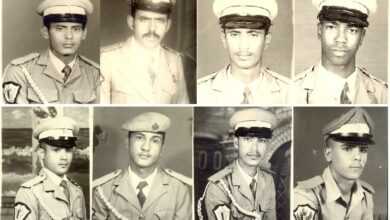أحمد سيف حاشد وبعض زملائه في الكلية العسكرية عدن